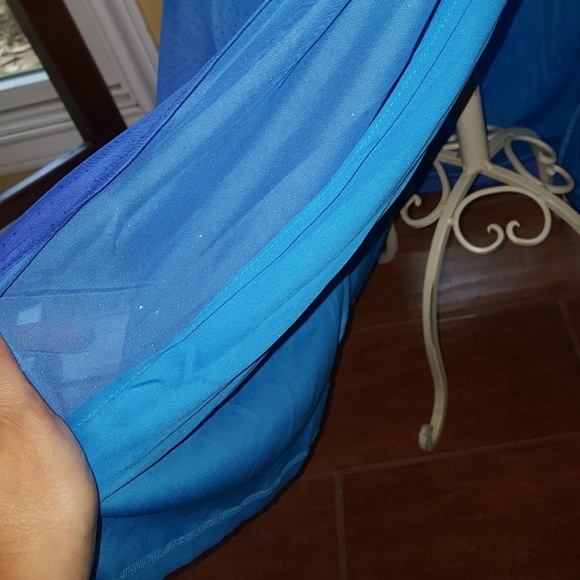 Dress - Picture 4 of 4